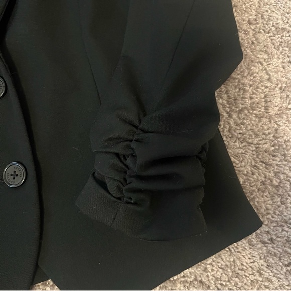 {Express} Women's Black Blazer - Picture 3 of 9